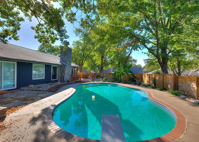 Country house Ironwood House 5br Pool *